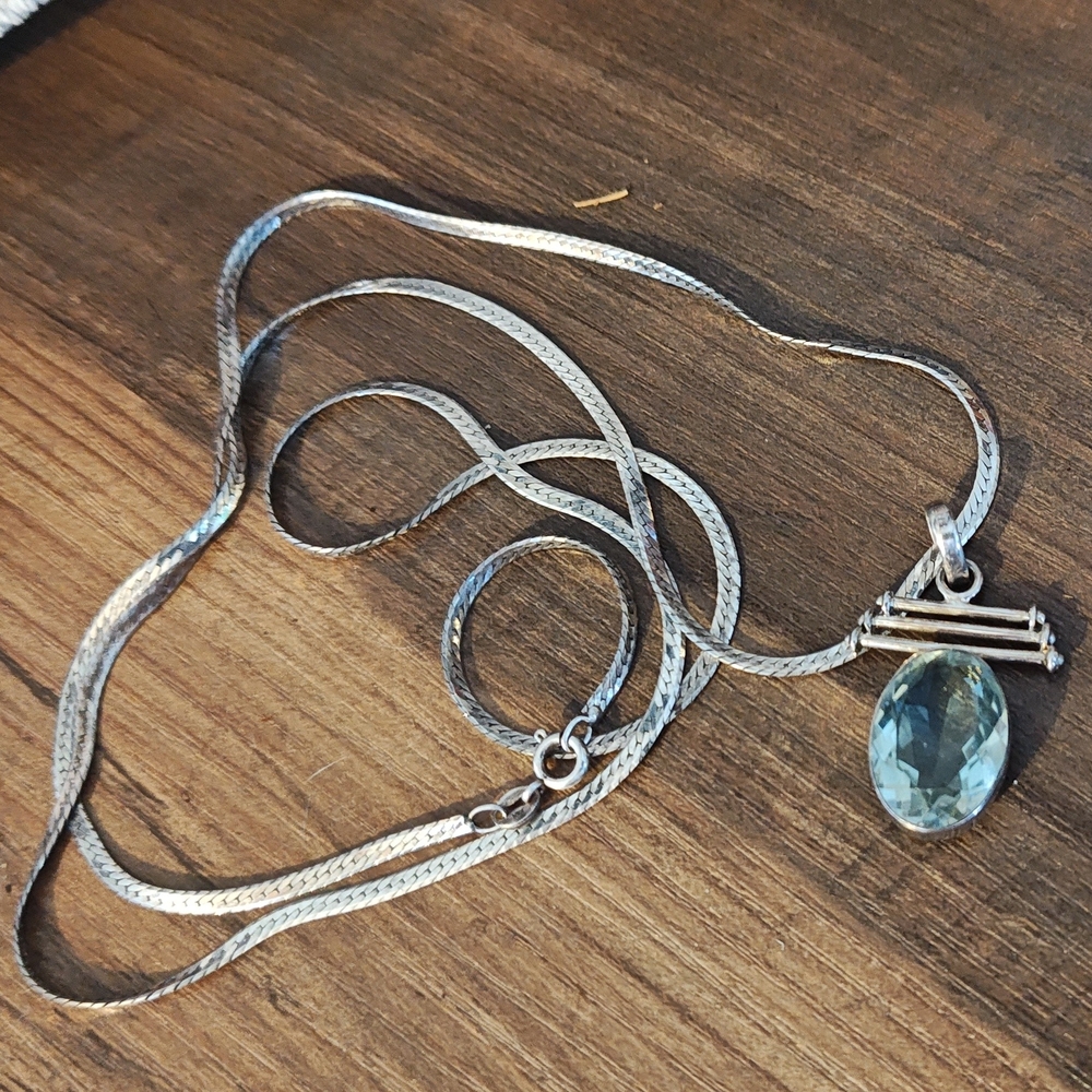 Elegant Necklace with Beautiful Oval Aquamarine Stone Encased in Sterling